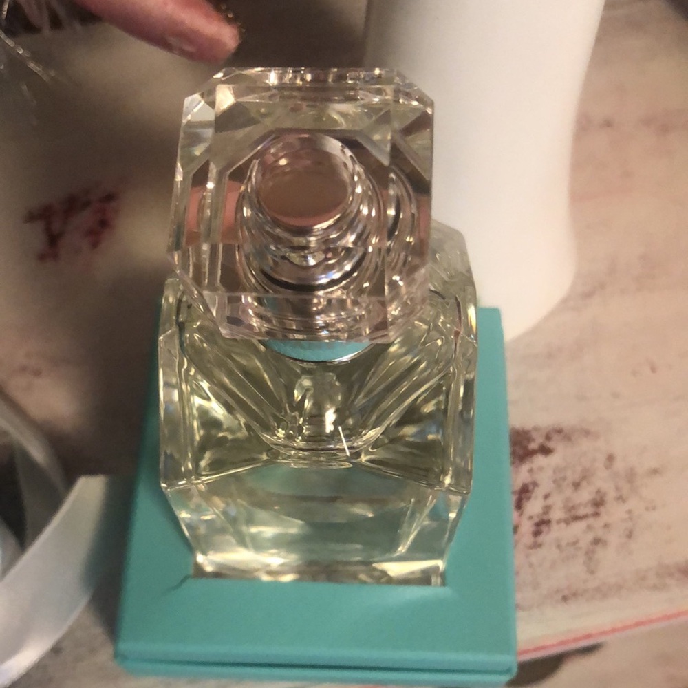 New Tiffany & Co. Eau De Parfum 2.5 Fl. Oz. Natural Spray Vaporisateur - Picture 5 of 17